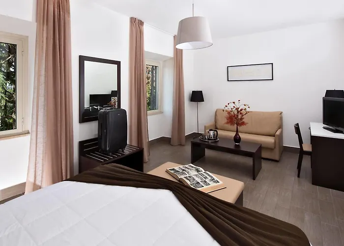 Lh Excel Montemario 4* Roma